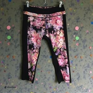 💖 Cynthia Rowley Capri Leggings 💖